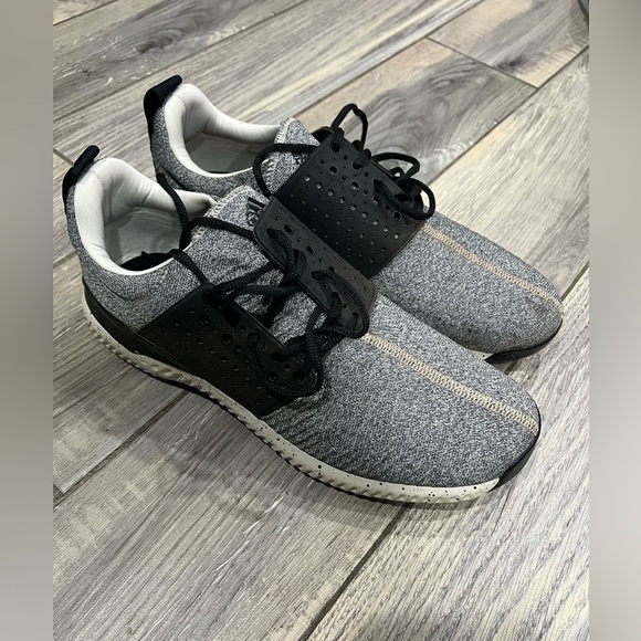 Adidas Adicross Bounce Golf Shoes Gray and Black Athletic Size 11 EUC Spikeless - Picture 1 of 5